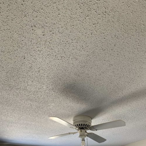 ceiling with stipple popcorn texture