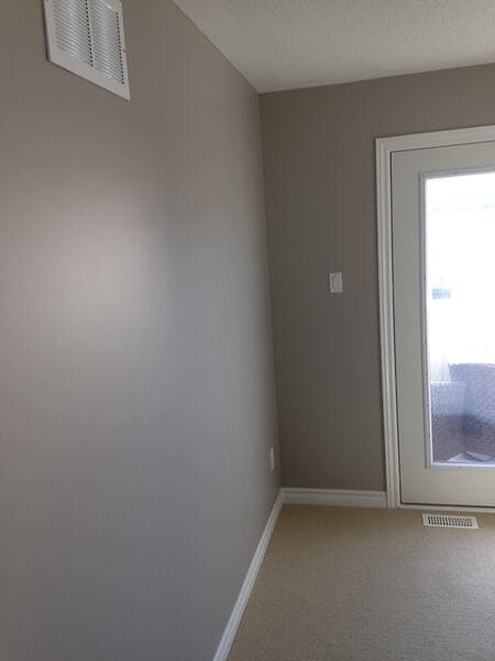 interior painting of walls by PG PAINT & DESIGN a painting company in Ottawa